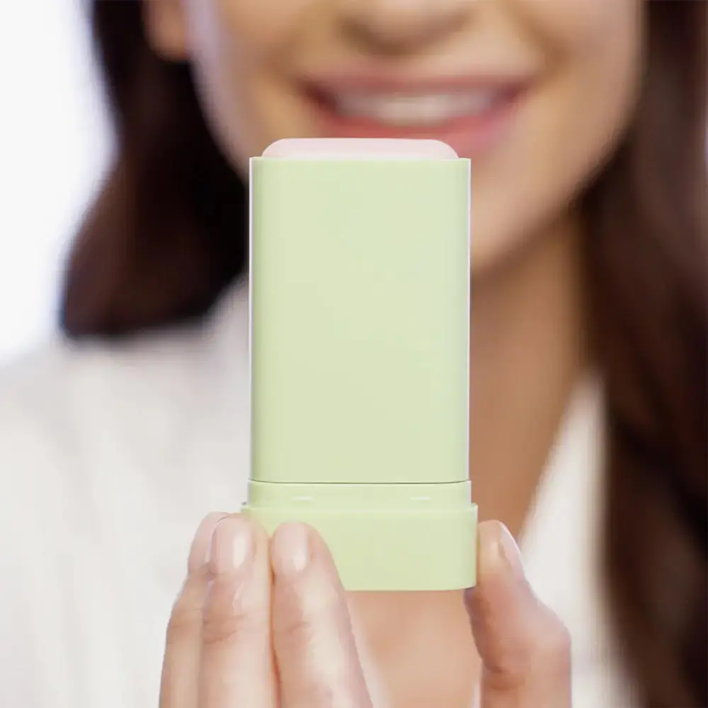 on-the-glow-blush-cheektone-02