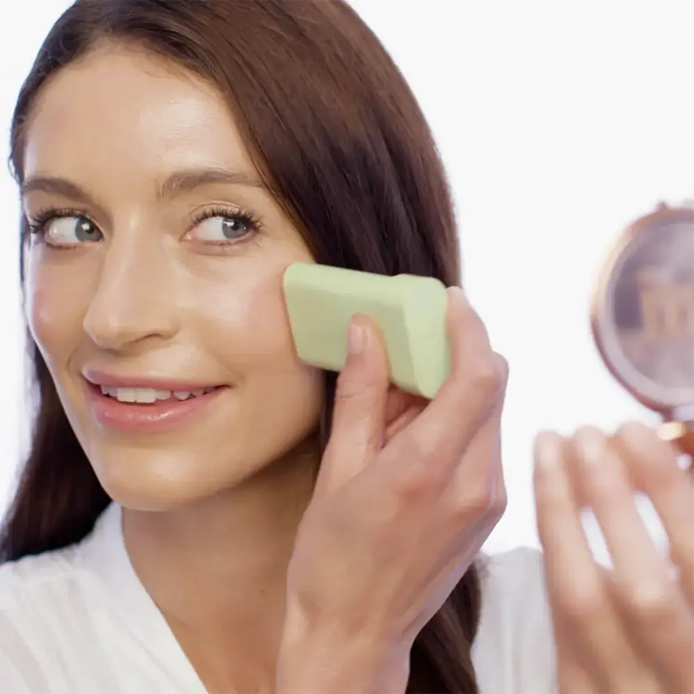 on-the-glow-blush-cheektone-05